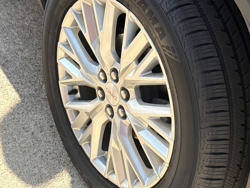 2024 GMC Acadia Elevation