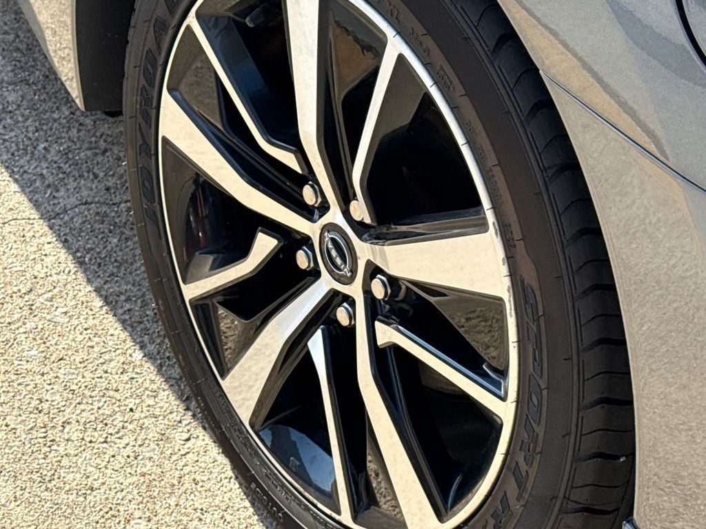 2023 Nissan Maxima Base