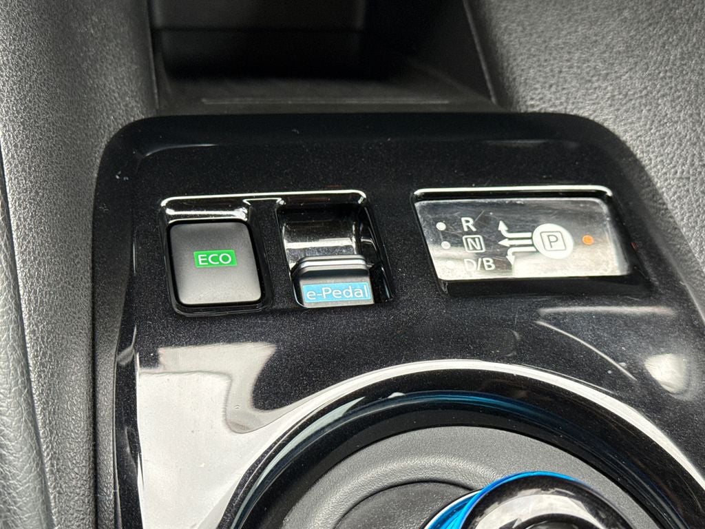2022 Nissan Leaf SV