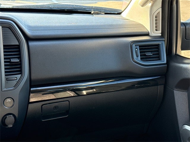 2022 Nissan Titan SV