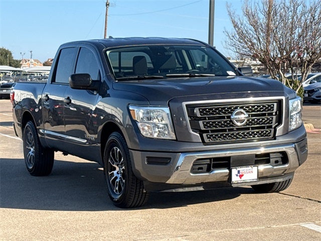 2022 Nissan Titan SV
