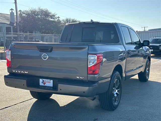 2022 Nissan Titan SV