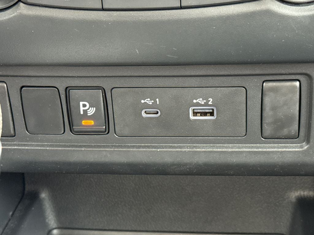2022 Nissan Frontier S