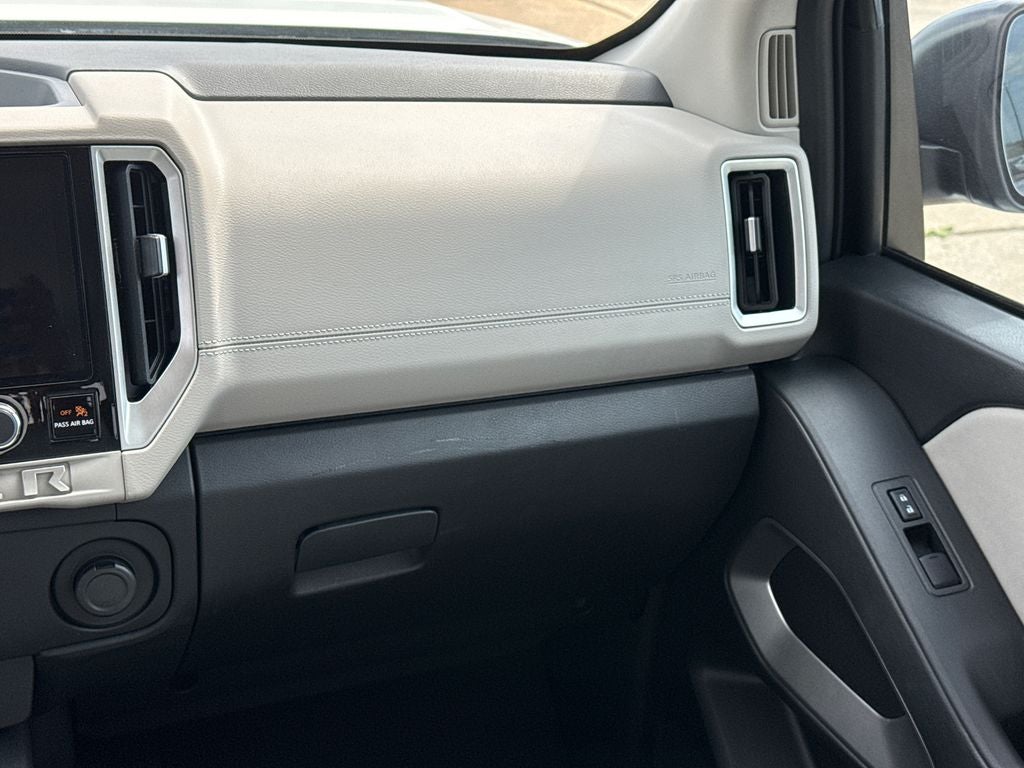 2025 Nissan Frontier SV