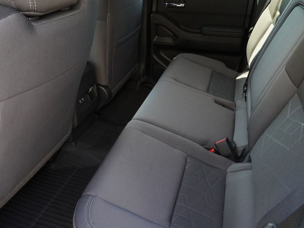 2027 Nissan Frontier SV
