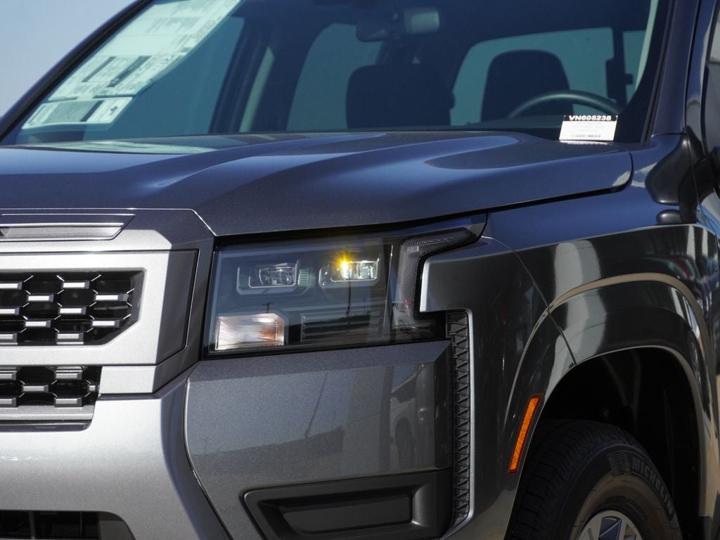 2027 Nissan Frontier SV