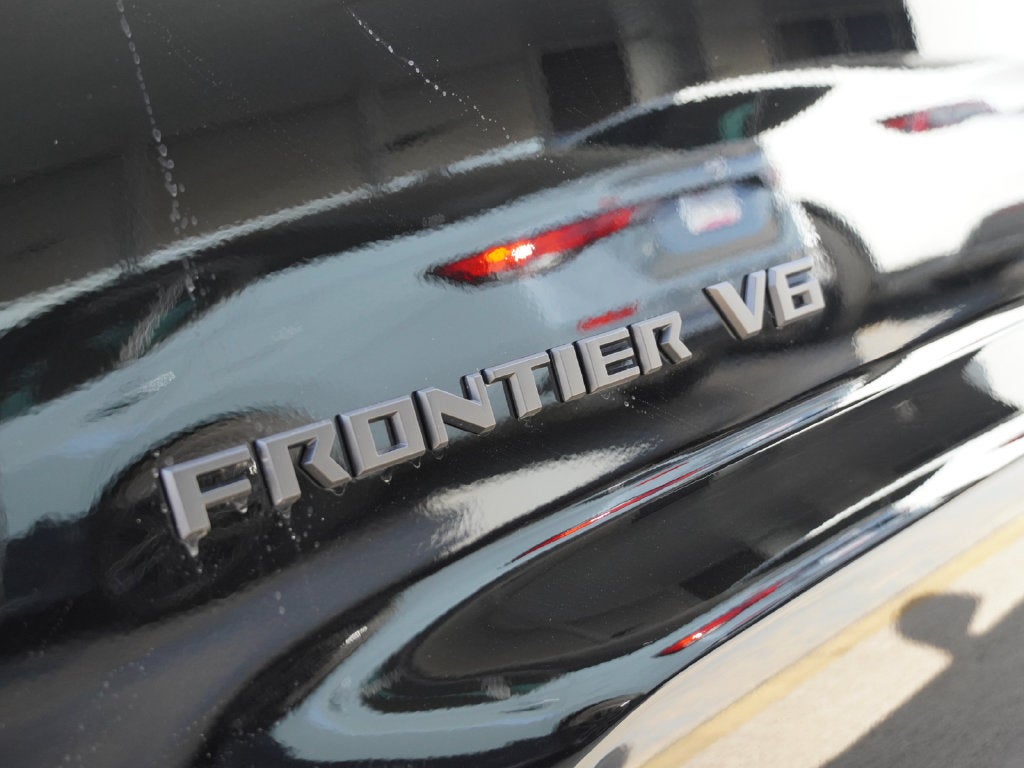 2027 Nissan Frontier SV