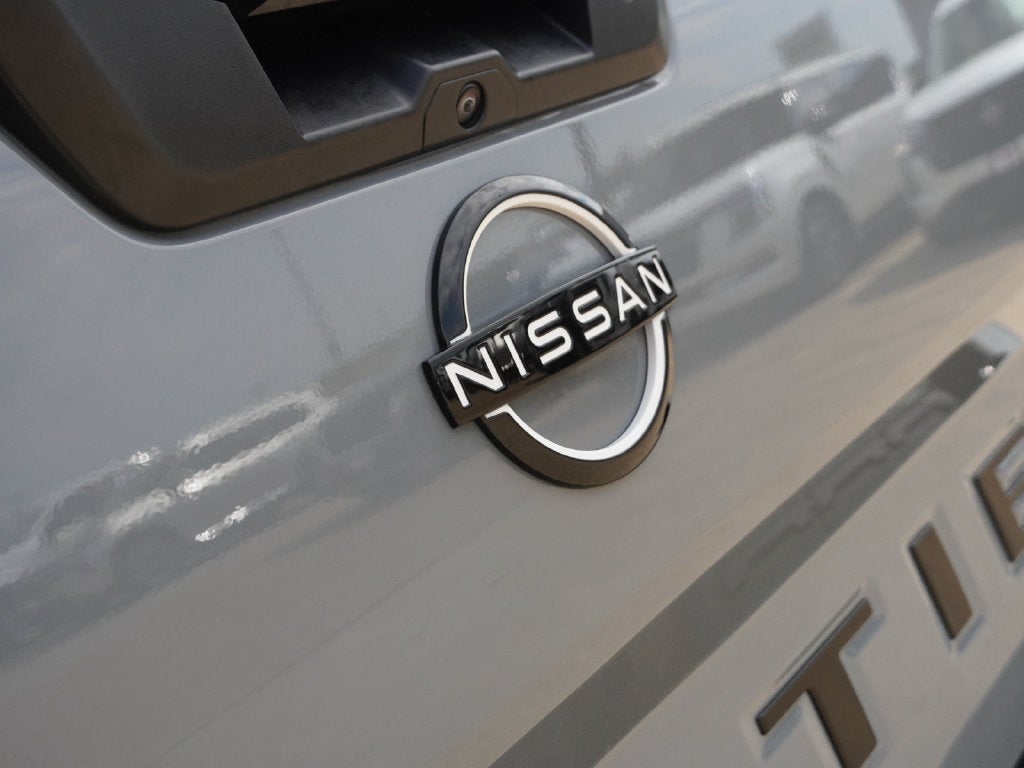 2027 Nissan Frontier SV