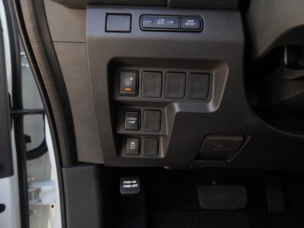 2027 Nissan Frontier SV