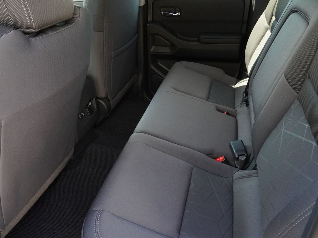 2027 Nissan Frontier SV