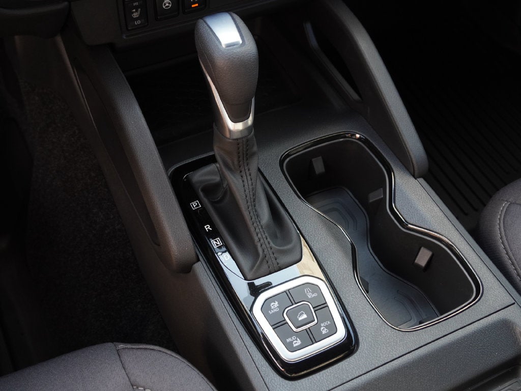 2027 Nissan Frontier SV