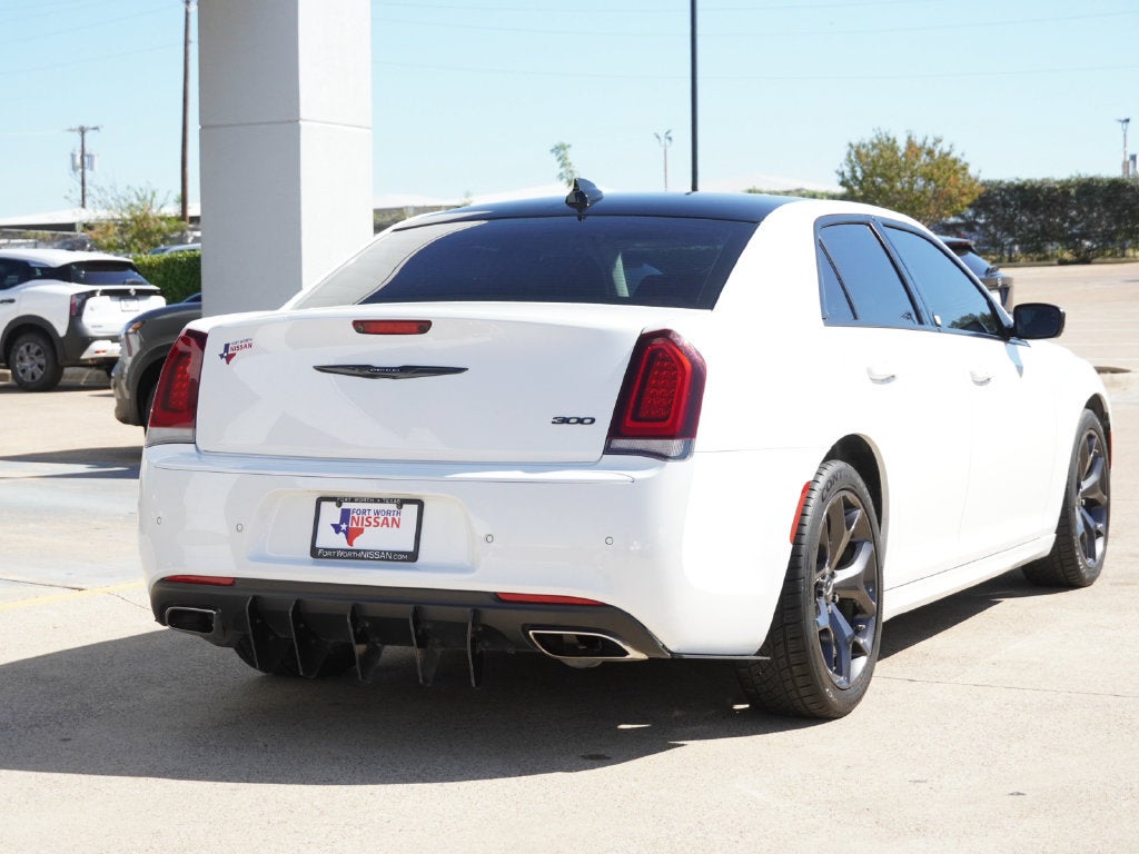 2023 Chrysler 300 Touring