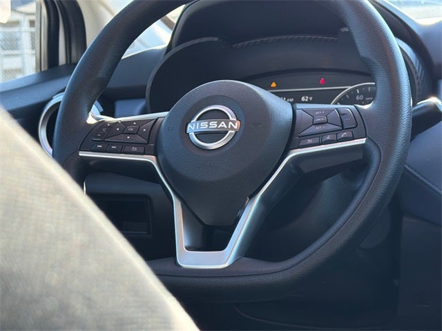 2023 Nissan Versa 1.6 SV