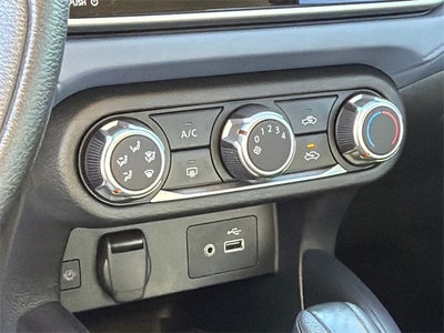 2023 Nissan Versa 1.6 SV