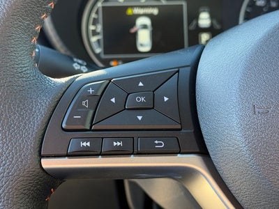 2025 Nissan Versa 1.6 SR