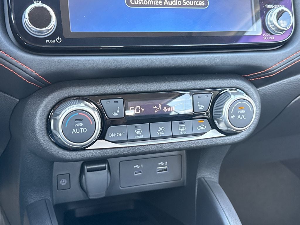 2025 Nissan Versa 1.6 SR