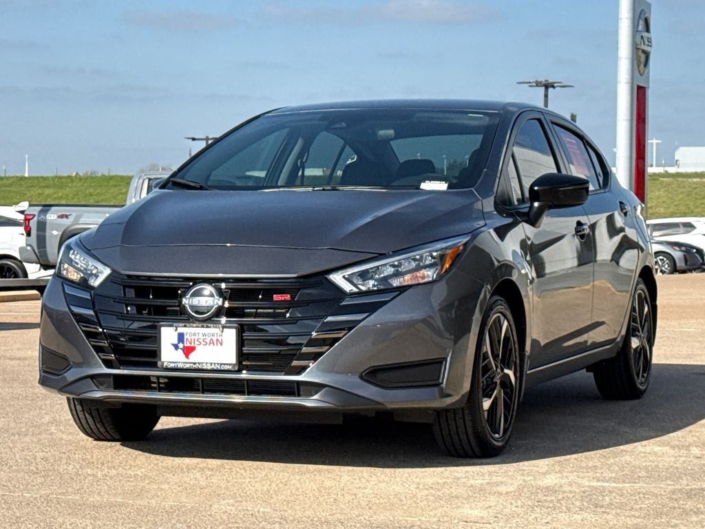 2025 Nissan Versa 1.6 SR