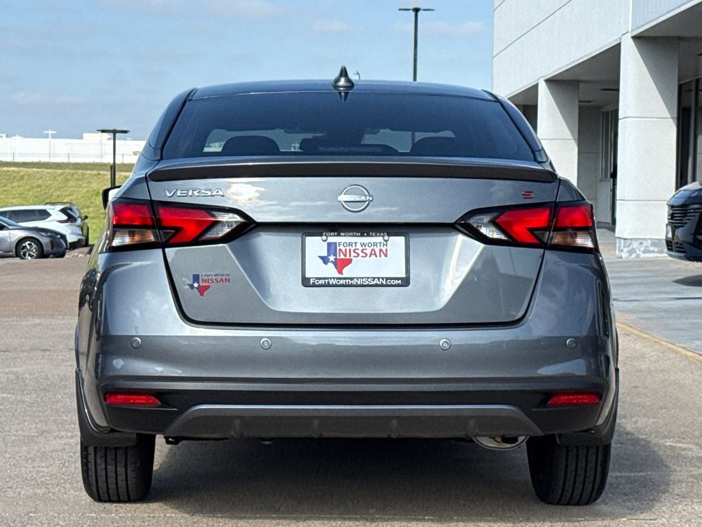 2025 Nissan Versa 1.6 SR