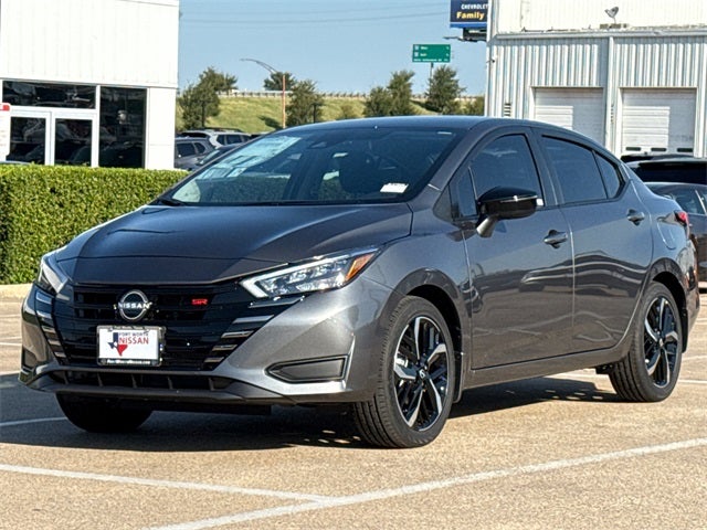 2025 Nissan Versa 1.6 SR