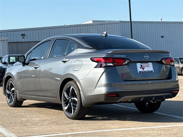 2025 Nissan Versa 1.6 SR