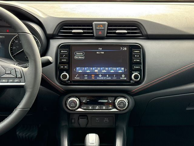 2025 Nissan Versa 1.6 SR