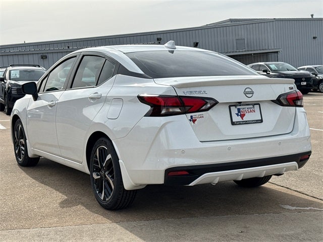 2025 Nissan Versa 1.6 SR