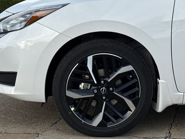 2025 Nissan Versa 1.6 SR