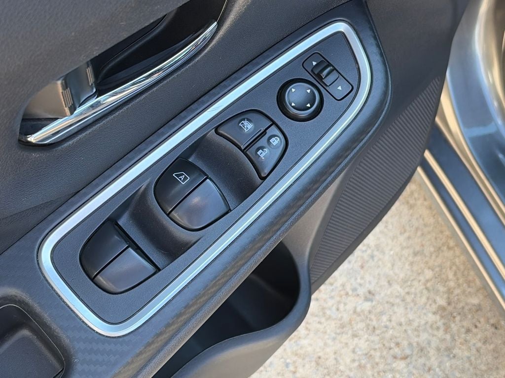 2024 Nissan Versa 1.6 SR