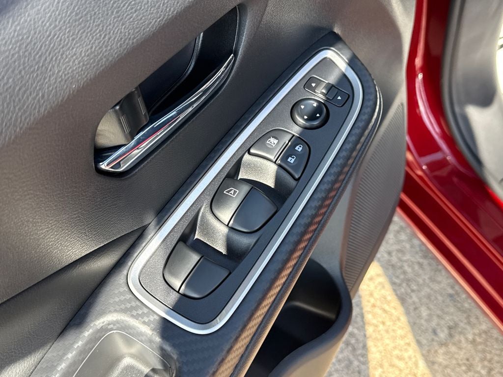 2025 Nissan Versa 1.6 SR