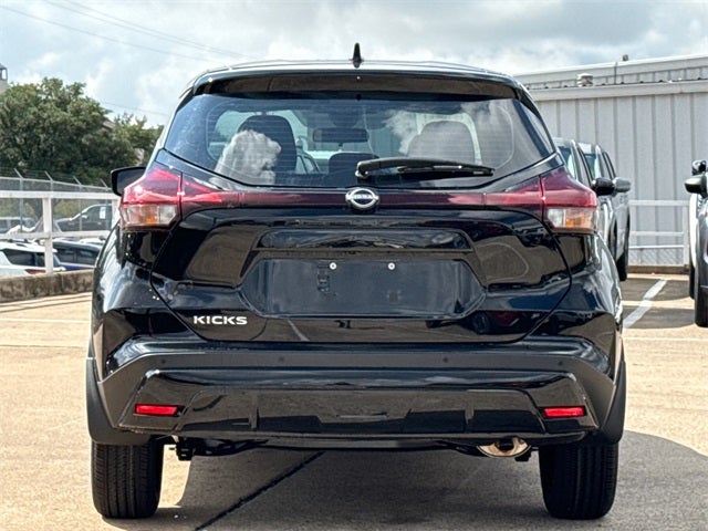 2025 Nissan Kicks Play S
