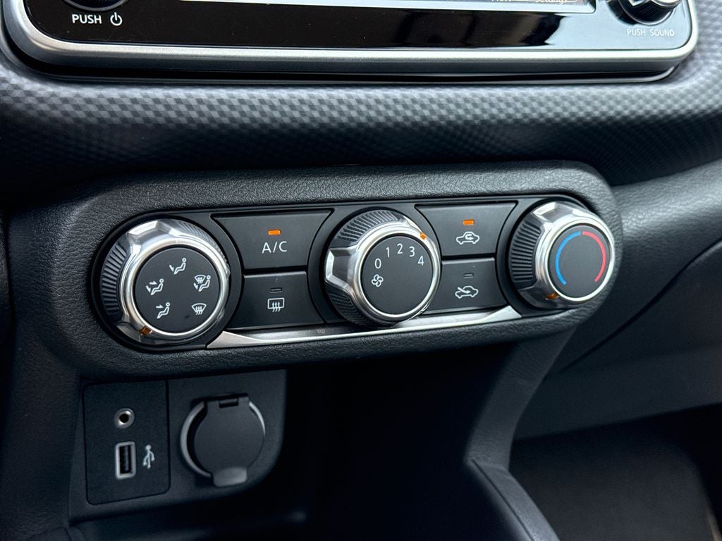2025 Nissan Kicks Play S
