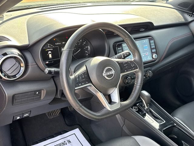 2023 Nissan Kicks SR
