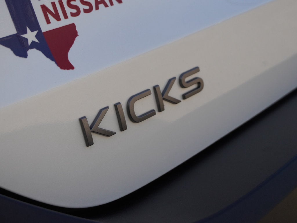 2027 Nissan Kicks SV