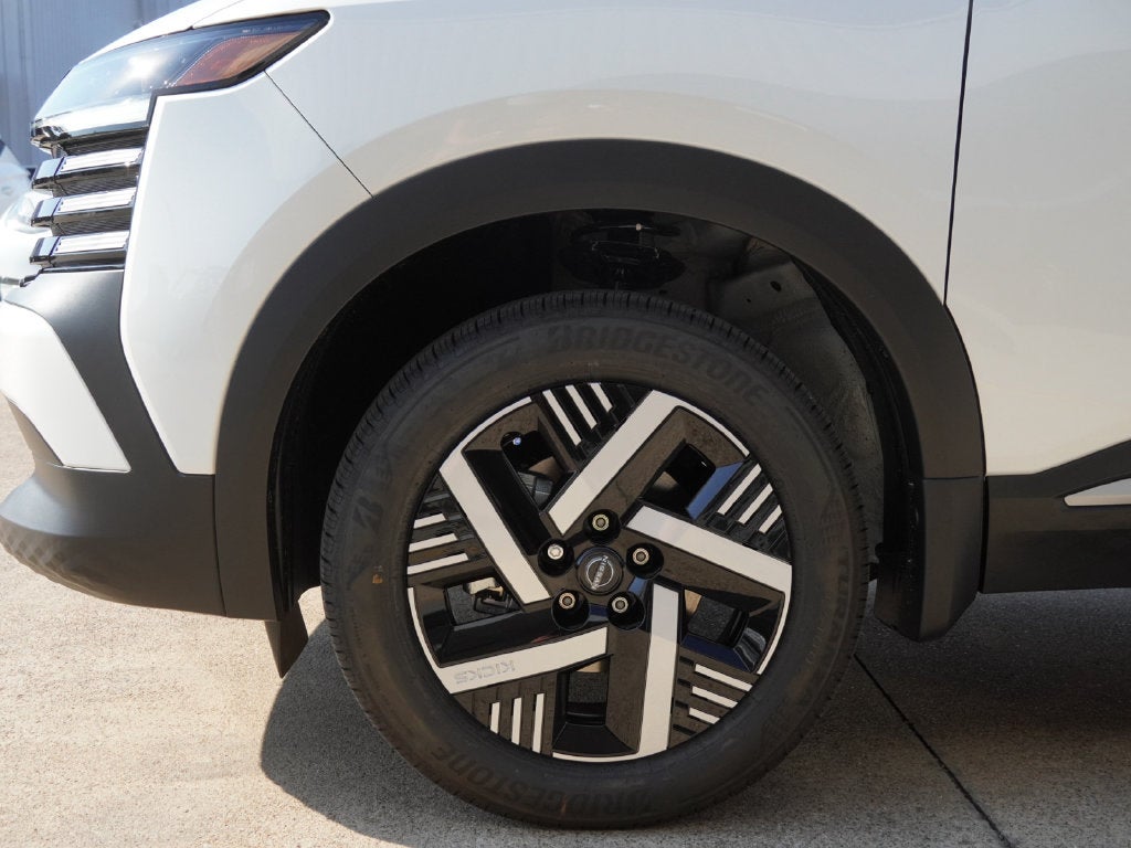 2027 Nissan Kicks SV