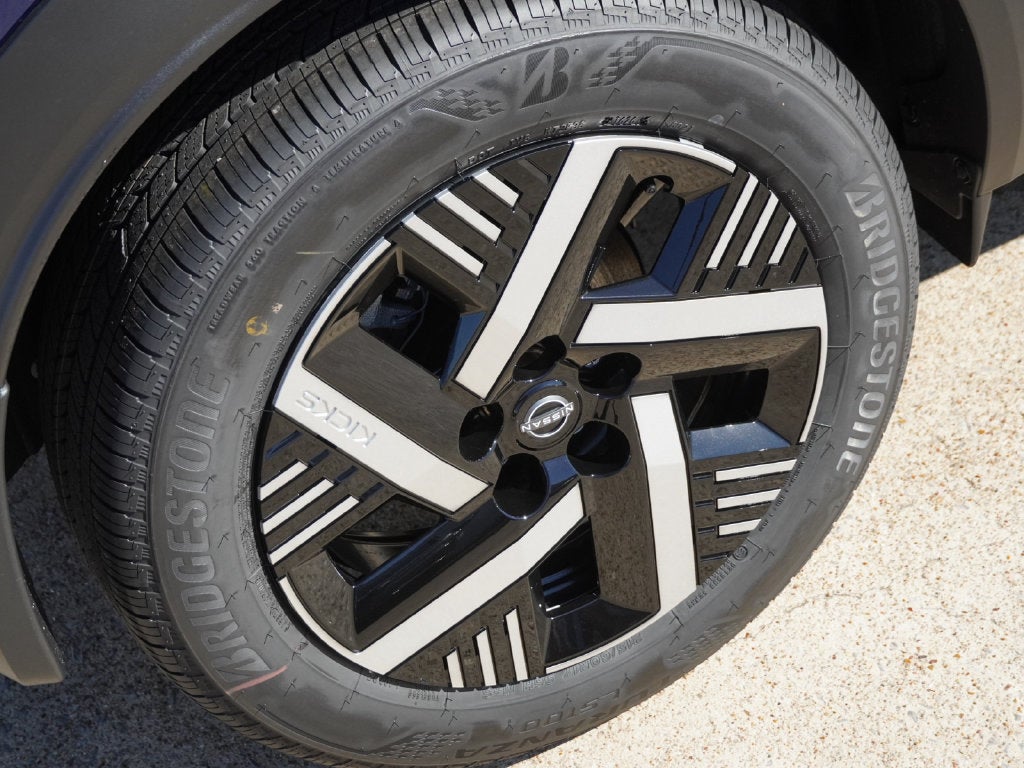 2027 Nissan Kicks SV
