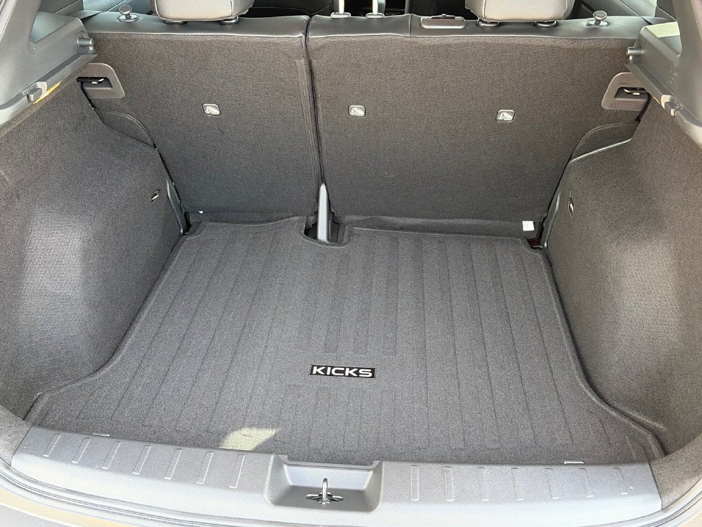 2027 Nissan Kicks SR