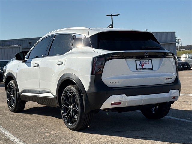 2026 Nissan Kicks SR