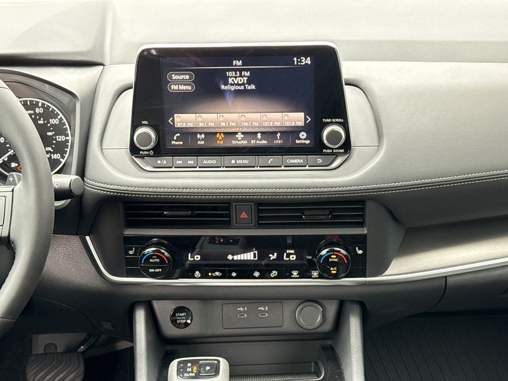 2026 Nissan Rogue SV