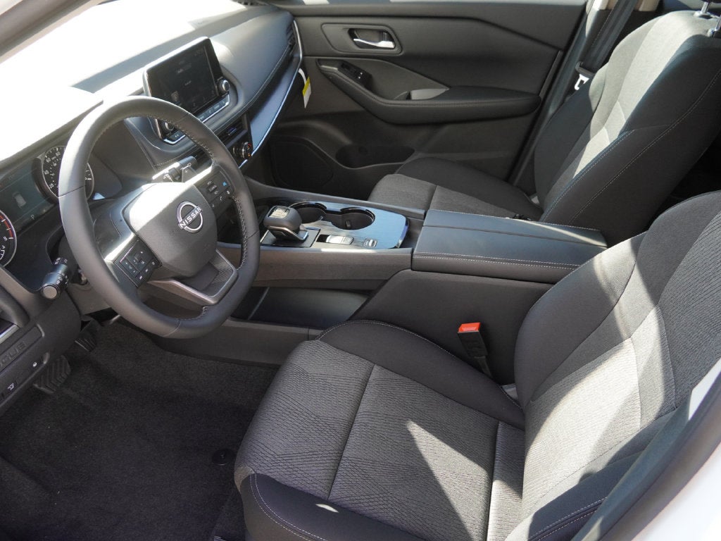 2027 Nissan Rogue SV