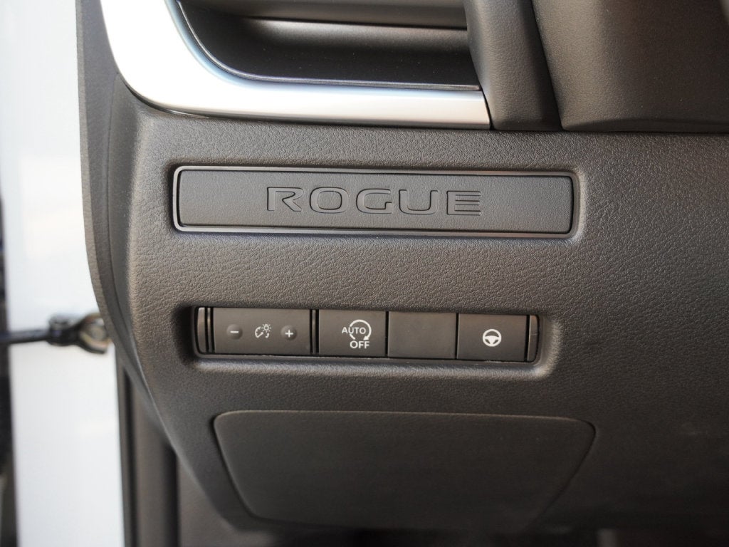 2027 Nissan Rogue SV