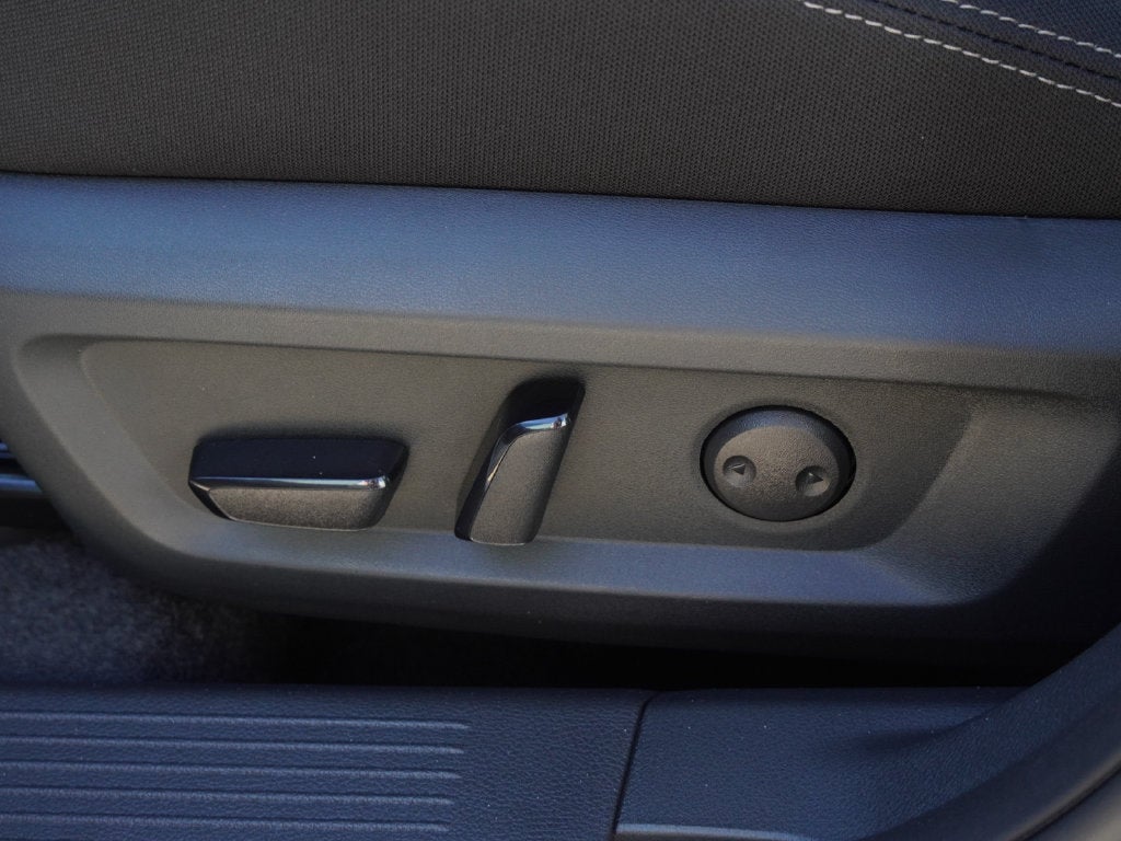 2027 Nissan Rogue SV