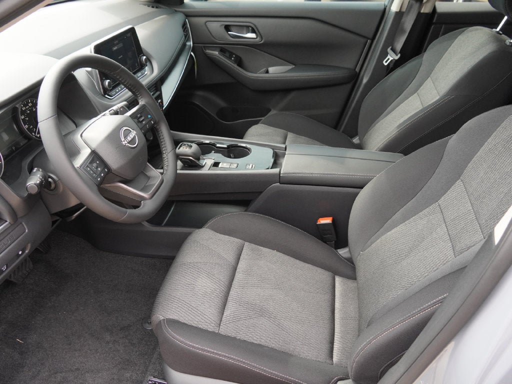 2027 Nissan Rogue SV
