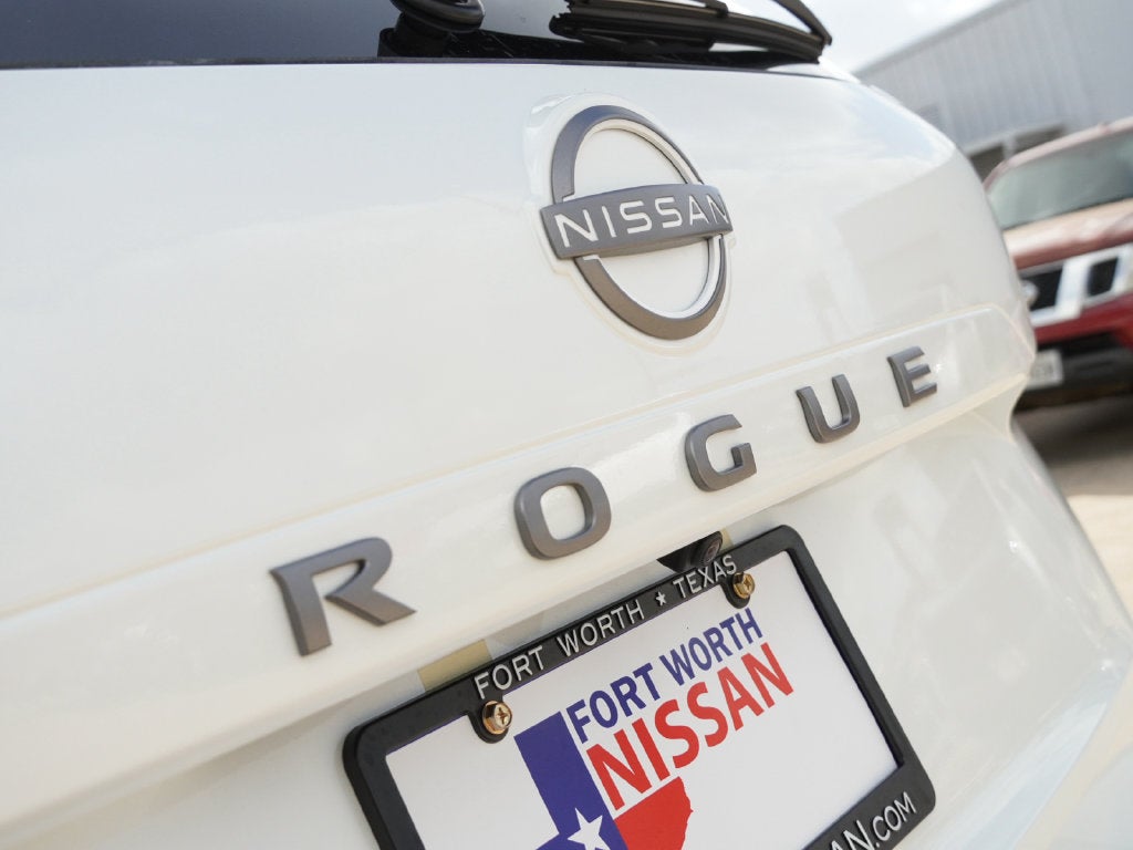 2027 Nissan Rogue SV