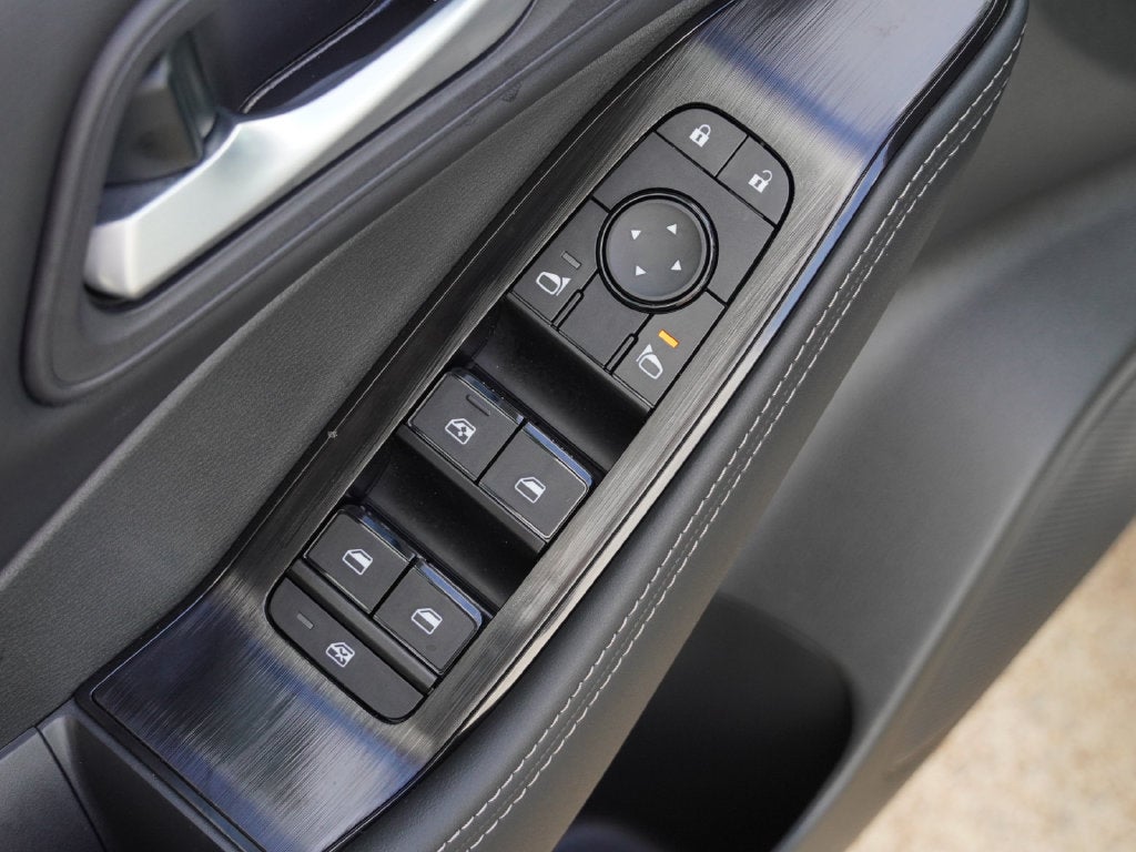 2027 Nissan Rogue SV