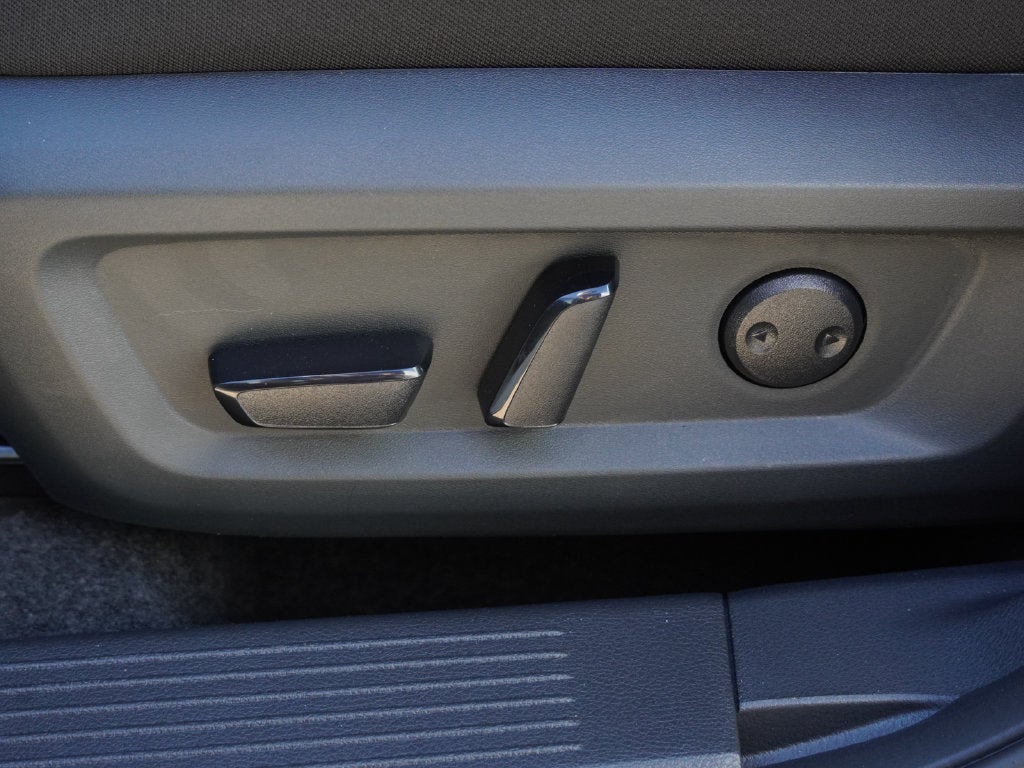 2027 Nissan Rogue SV