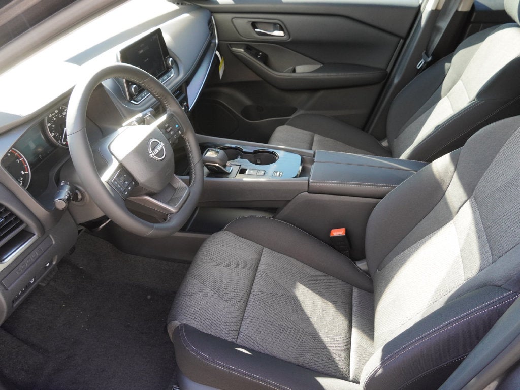 2027 Nissan Rogue SV