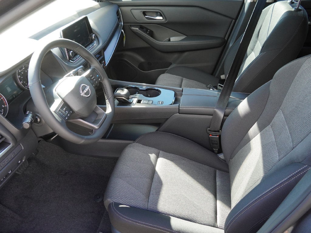 2027 Nissan Rogue SV