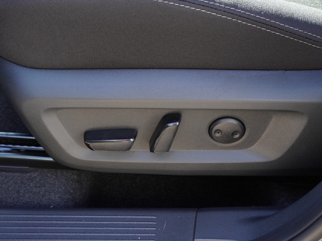 2027 Nissan Rogue SV