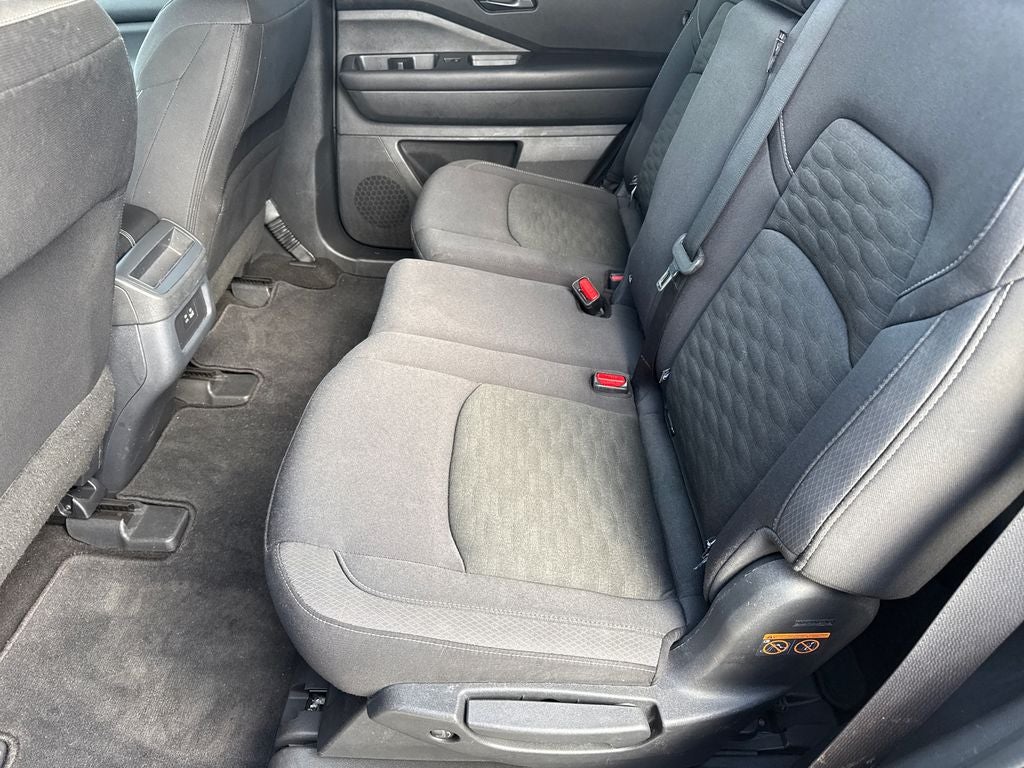 2024 Nissan Pathfinder S