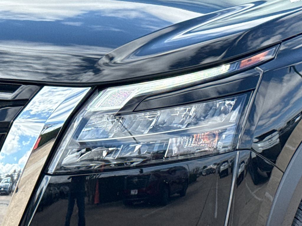 2024 Nissan Pathfinder S